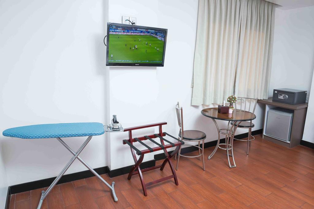 High Five Hotel Γιανγκόν Εξωτερικό φωτογραφία