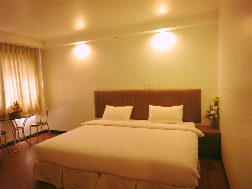 High Five Hotel Γιανγκόν Εξωτερικό φωτογραφία