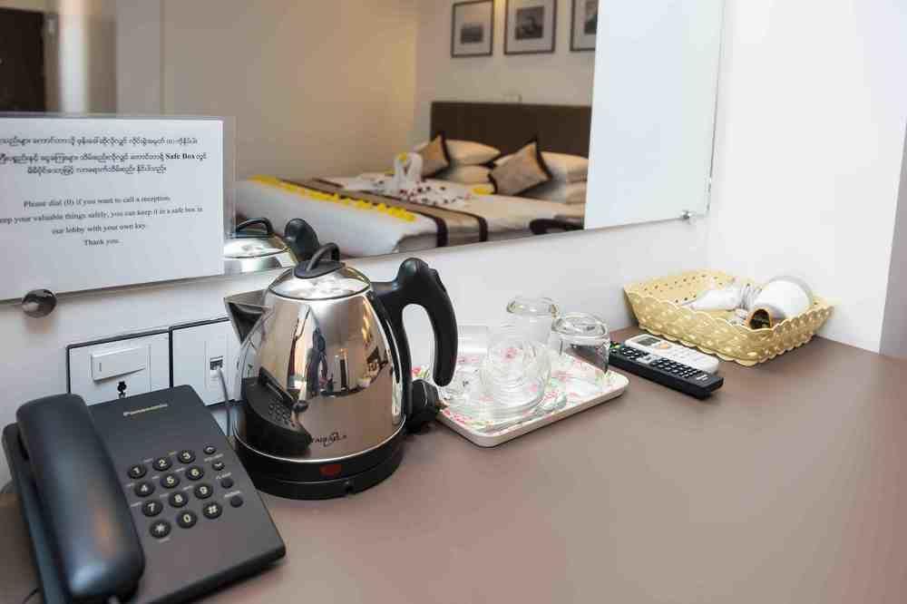 High Five Hotel Γιανγκόν Εξωτερικό φωτογραφία