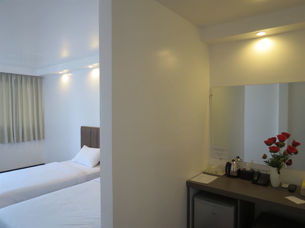 High Five Hotel Γιανγκόν Εξωτερικό φωτογραφία