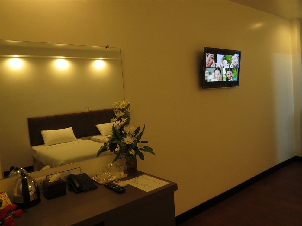 High Five Hotel Γιανγκόν Εξωτερικό φωτογραφία