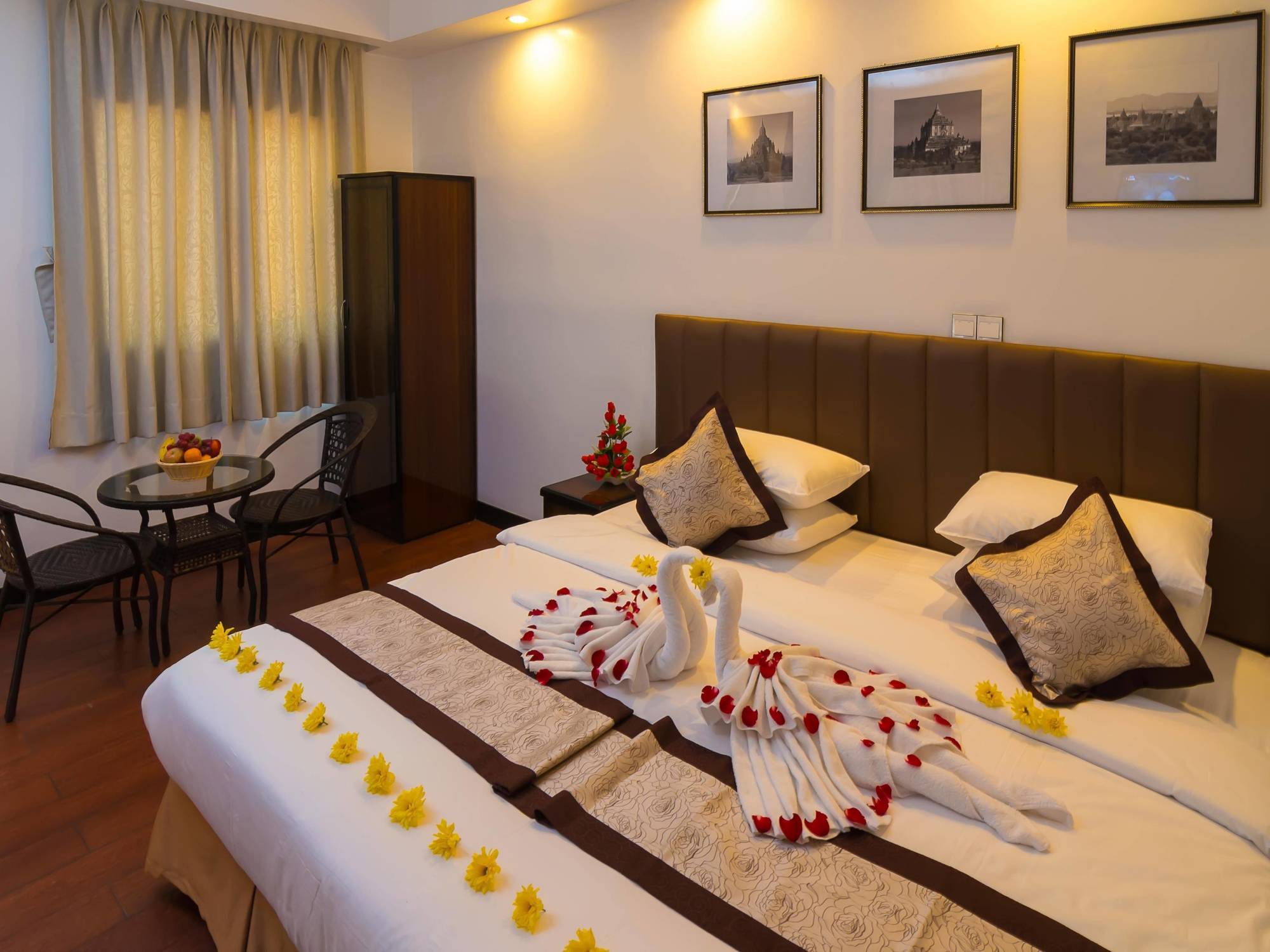 High Five Hotel Γιανγκόν Εξωτερικό φωτογραφία