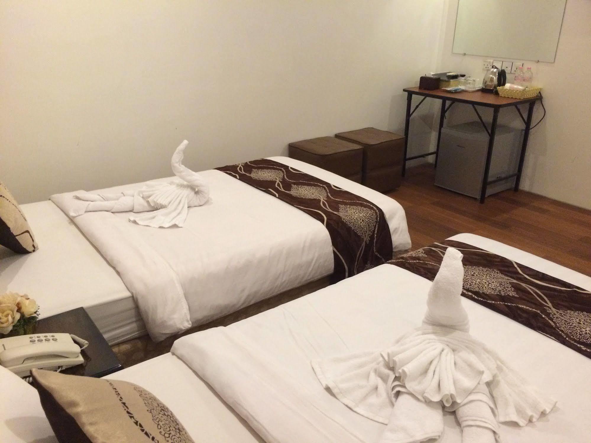 High Five Hotel Γιανγκόν Εξωτερικό φωτογραφία
