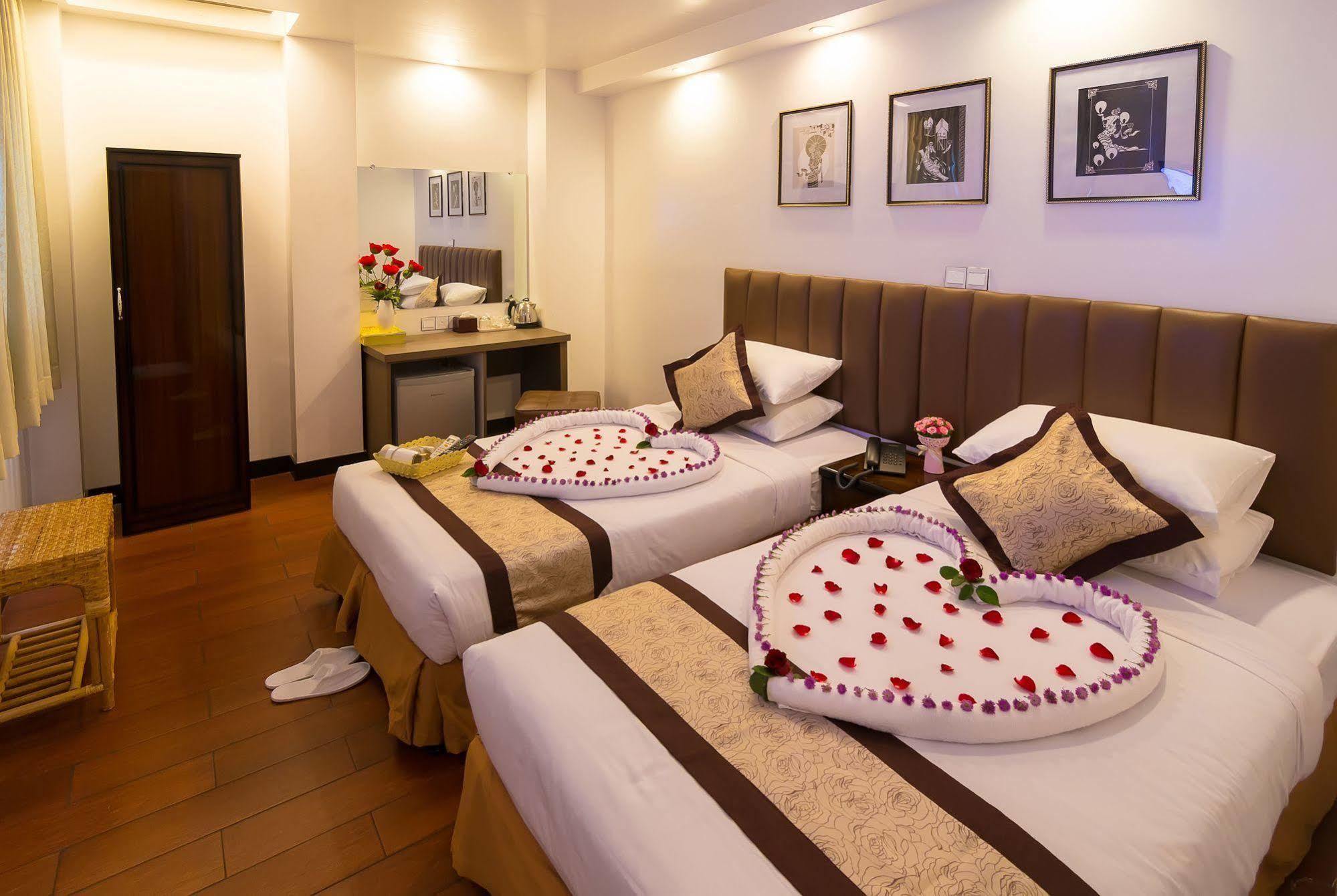 High Five Hotel Γιανγκόν Εξωτερικό φωτογραφία