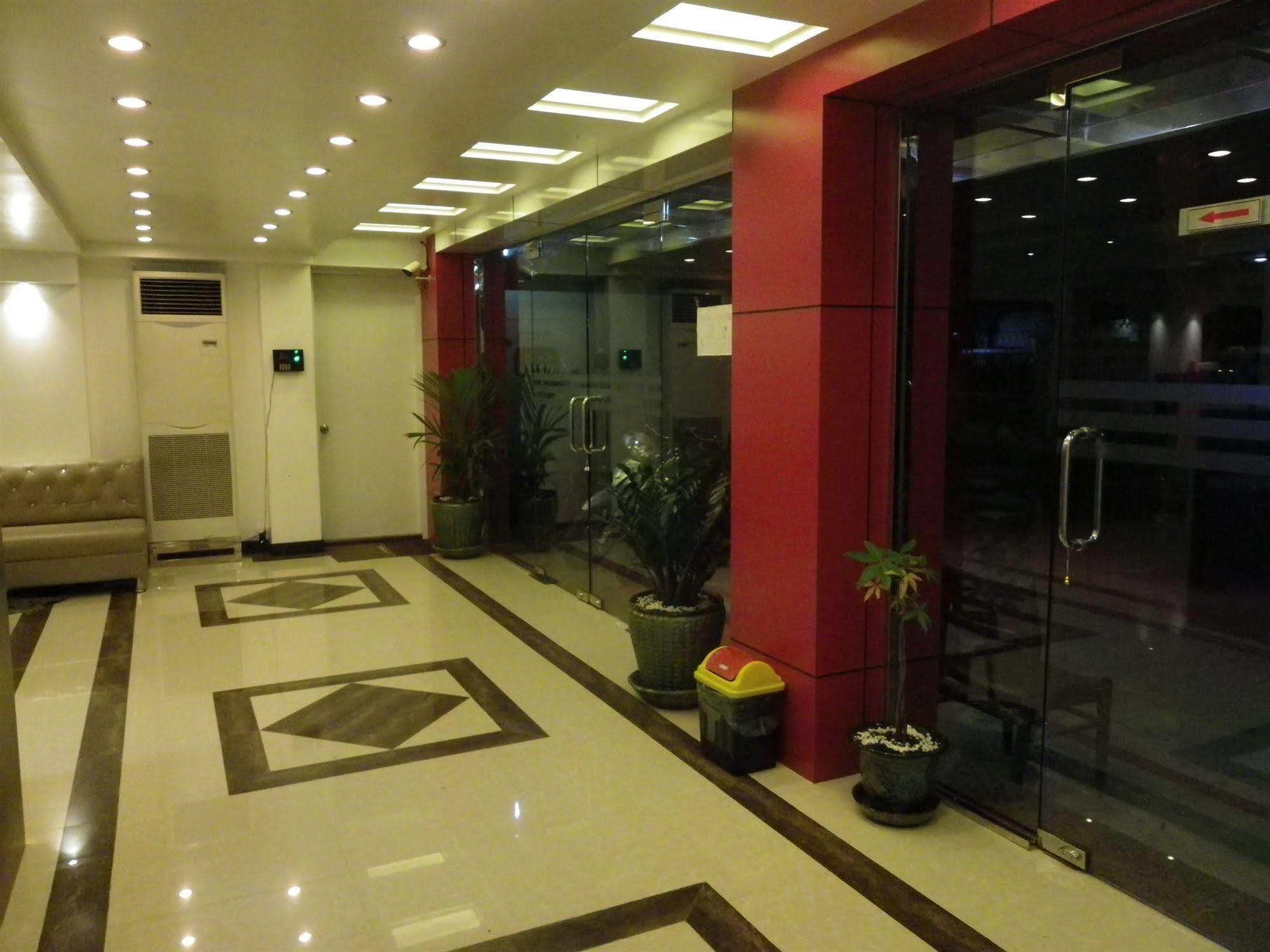 High Five Hotel Γιανγκόν Εξωτερικό φωτογραφία