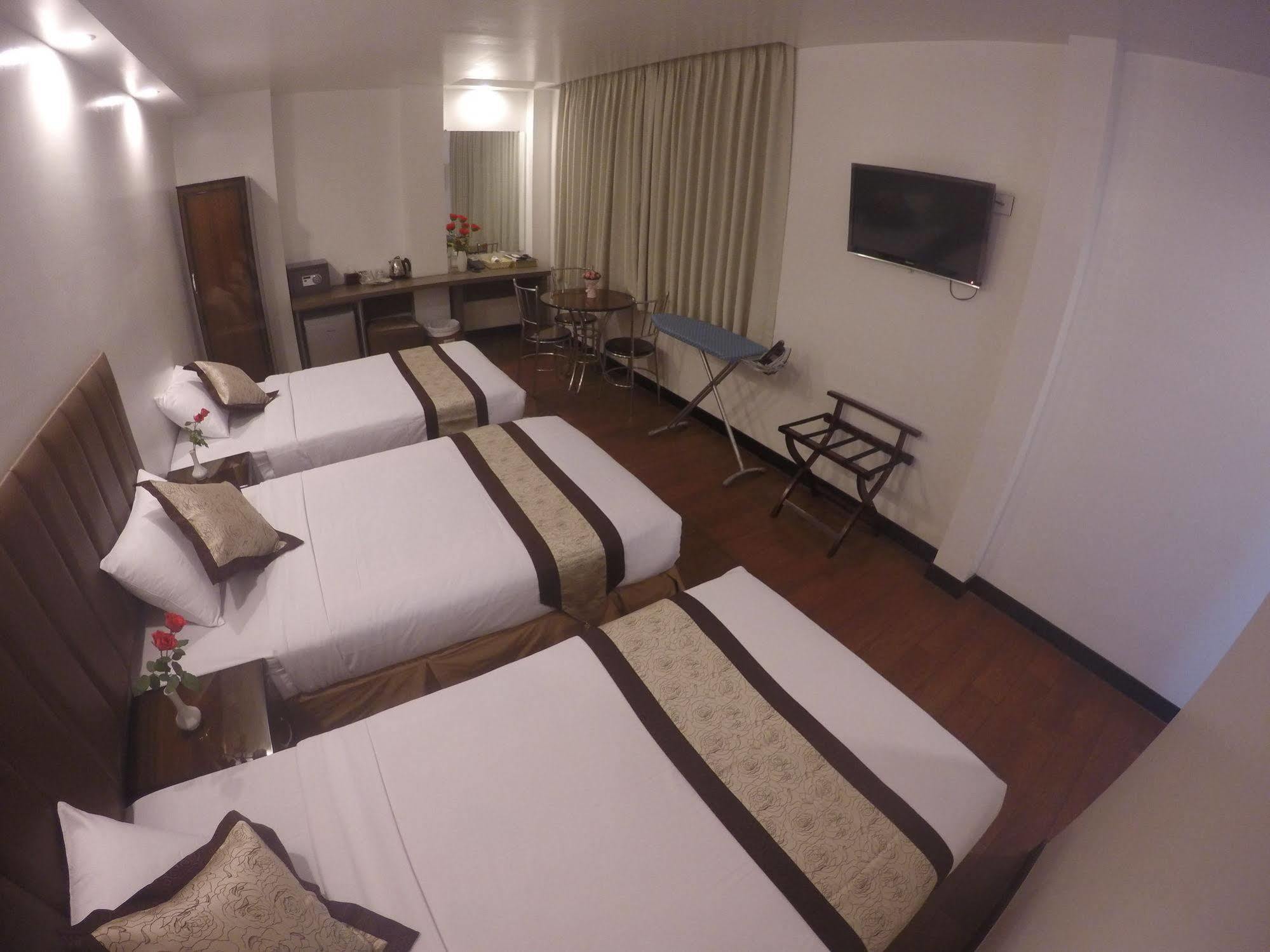 High Five Hotel Γιανγκόν Εξωτερικό φωτογραφία