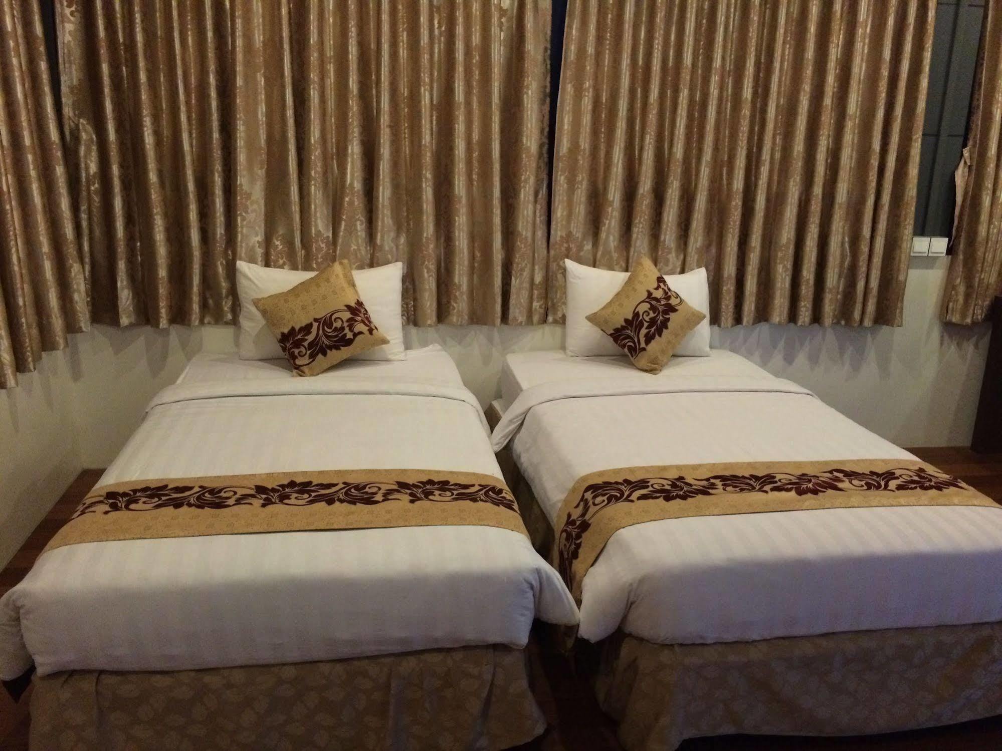 High Five Hotel Γιανγκόν Εξωτερικό φωτογραφία