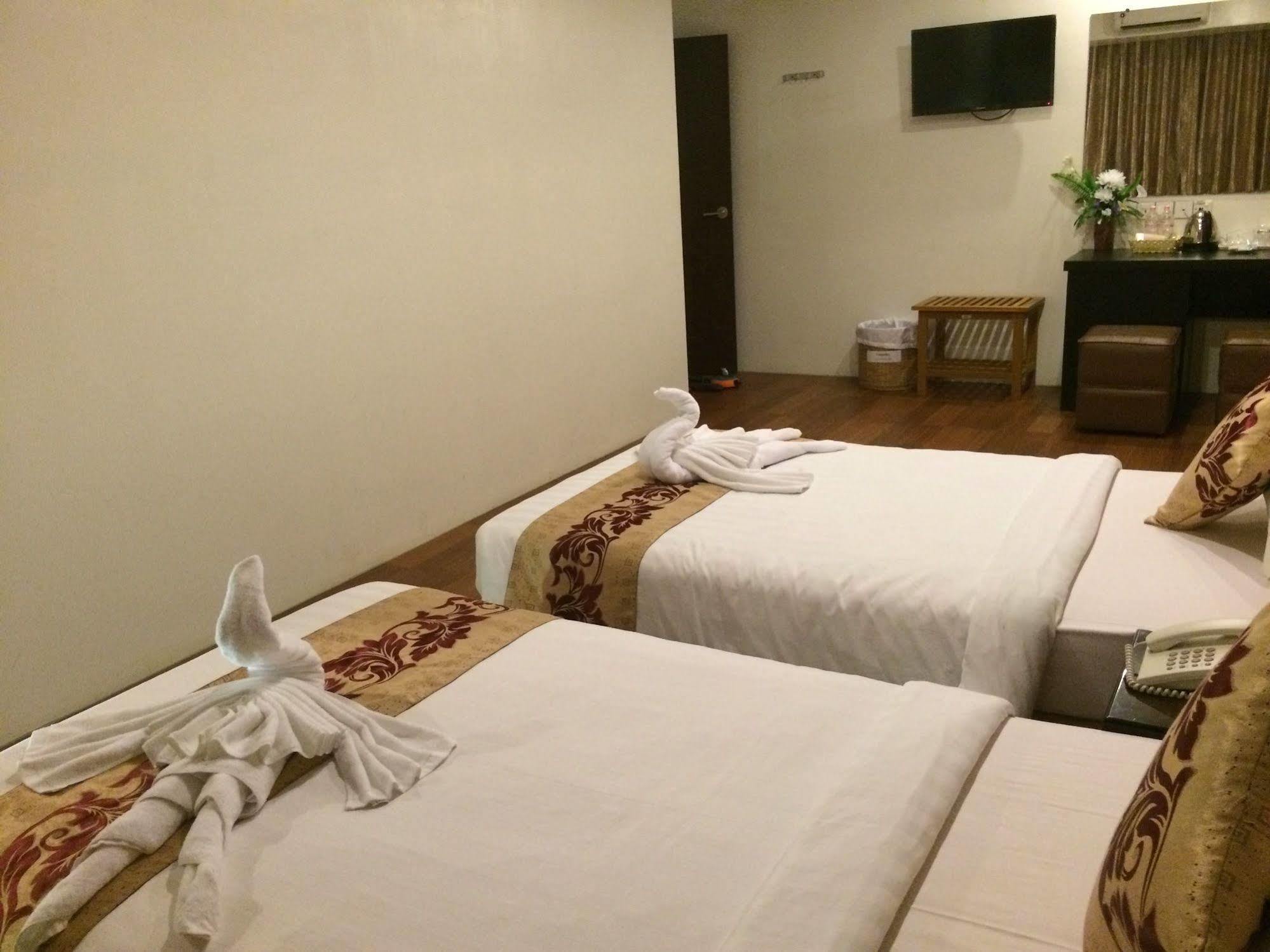 High Five Hotel Γιανγκόν Εξωτερικό φωτογραφία