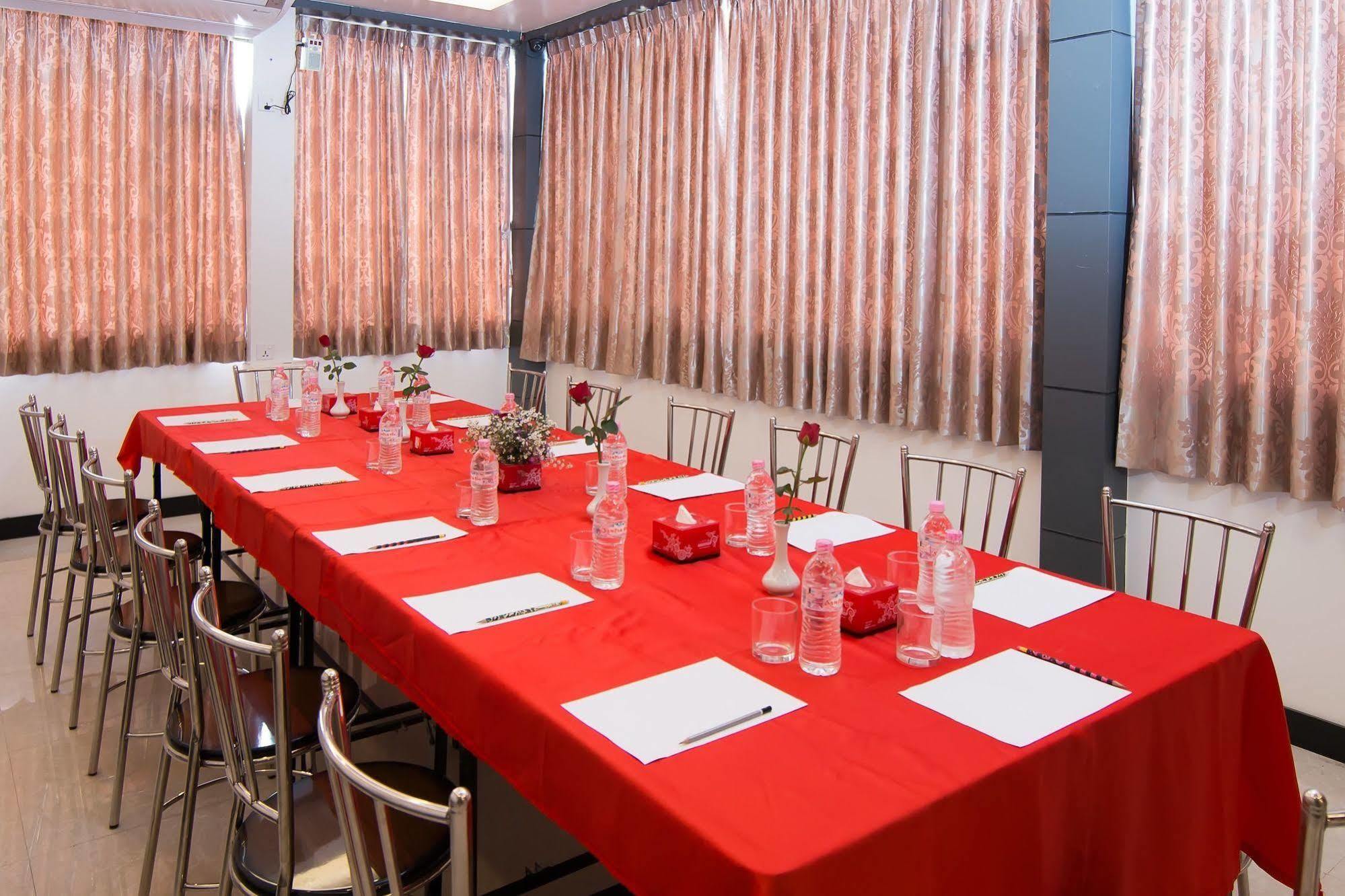 High Five Hotel Γιανγκόν Εξωτερικό φωτογραφία